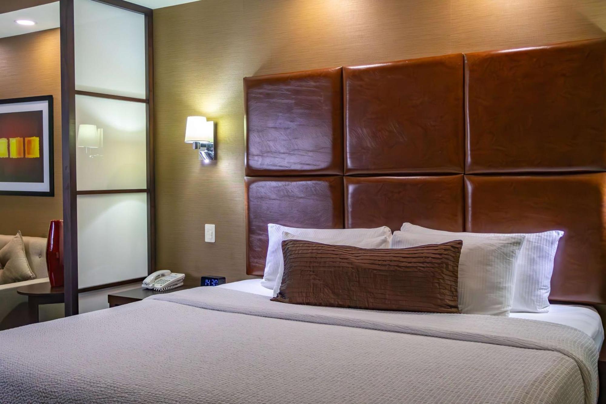 Best Western Premier Monterrey Aeropuerto Apodaca Exterior photo A typical bedroom at the Residence Inn